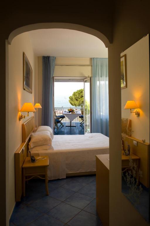 Hotel Pensione Reale Maiori Rum bild