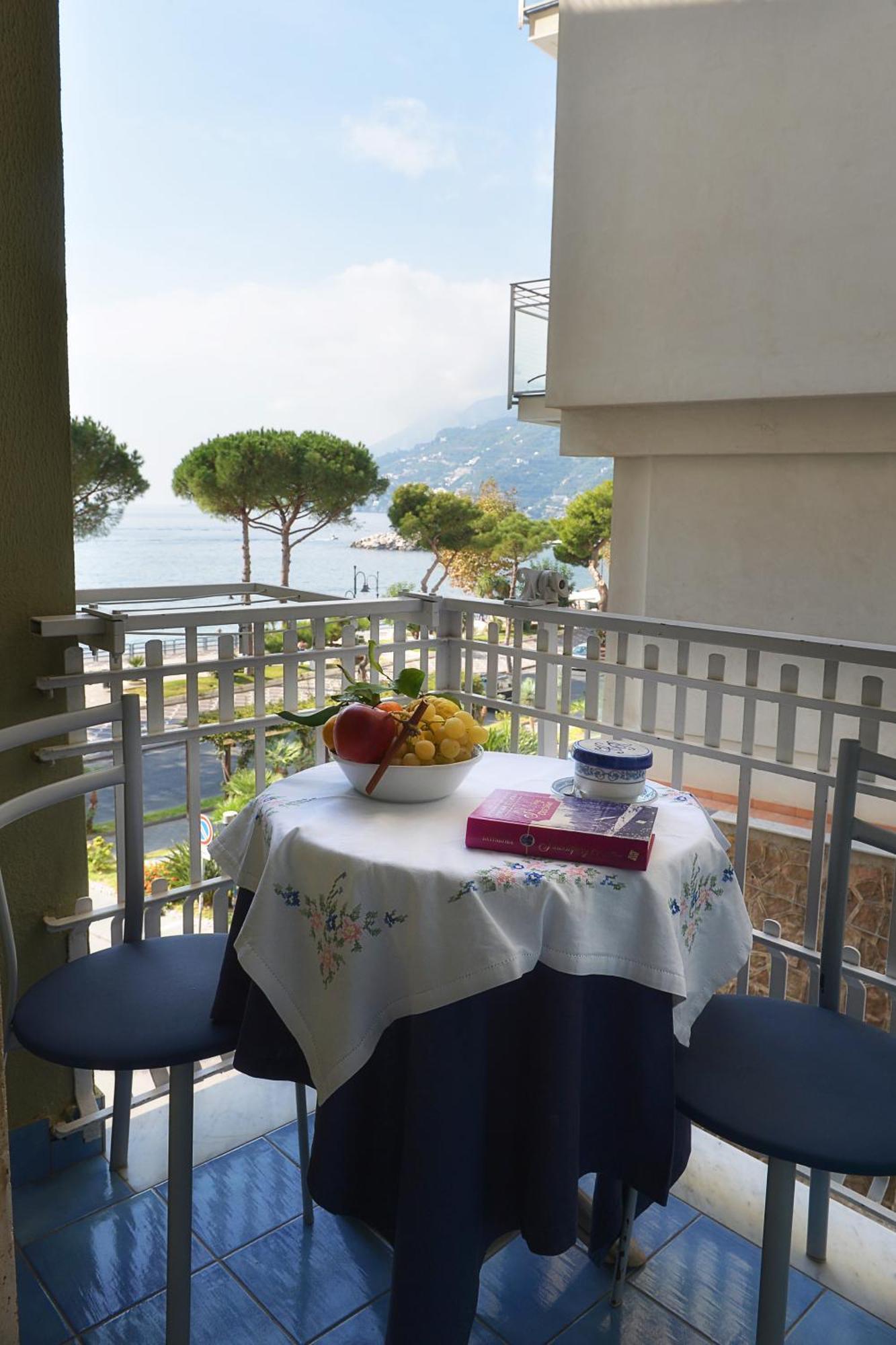 Hotel Pensione Reale Maiori Exteriör bild